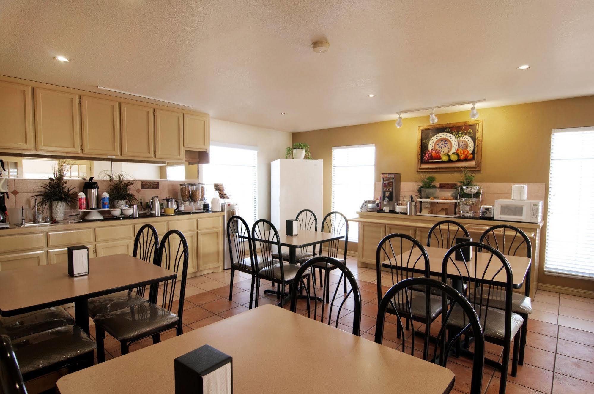 Texas Inn & Suites Pharr/San Juan Exteriör bild
